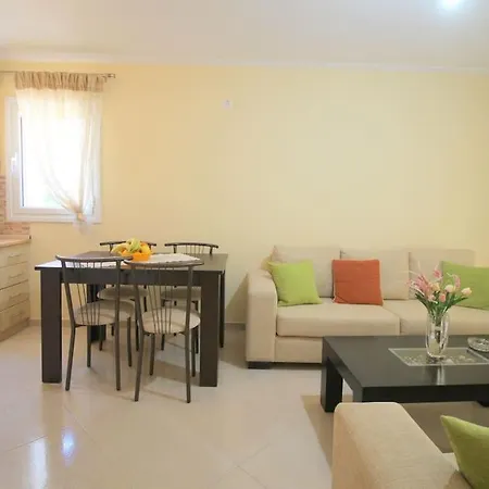 Anna's Cozy Sarandë